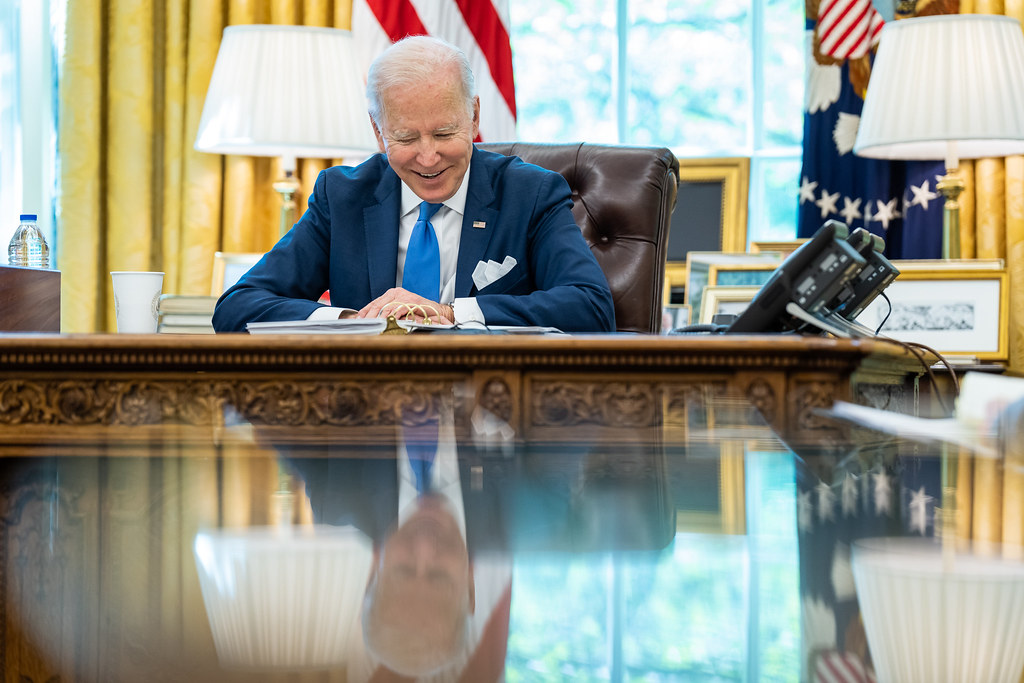 On Winners, Losers, and the Debt Ceiling