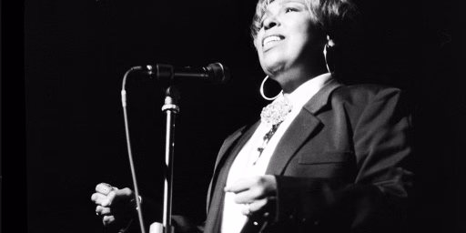 American blues and soul singer Roberta Flack in concert in Deauville (Normandy, France) in July 1992.