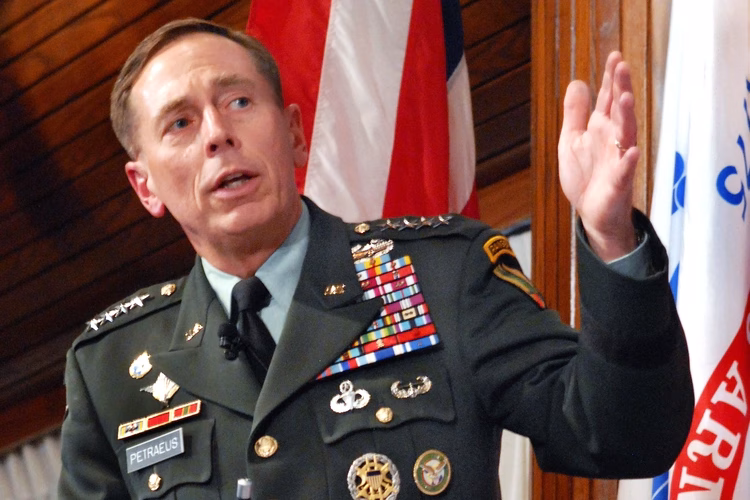 Army Gen. David H. Petraeus, commander of U.S. Central Command, explains his leadership strategy during a leadership and counterinsurgency symposium at the National Press Club in Washington D.C., Sept. 23, 2009.